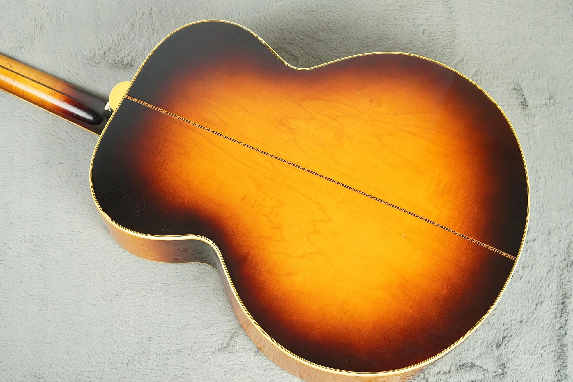 1955 Gibson J-200, Sunburst + OHSC - Image 10