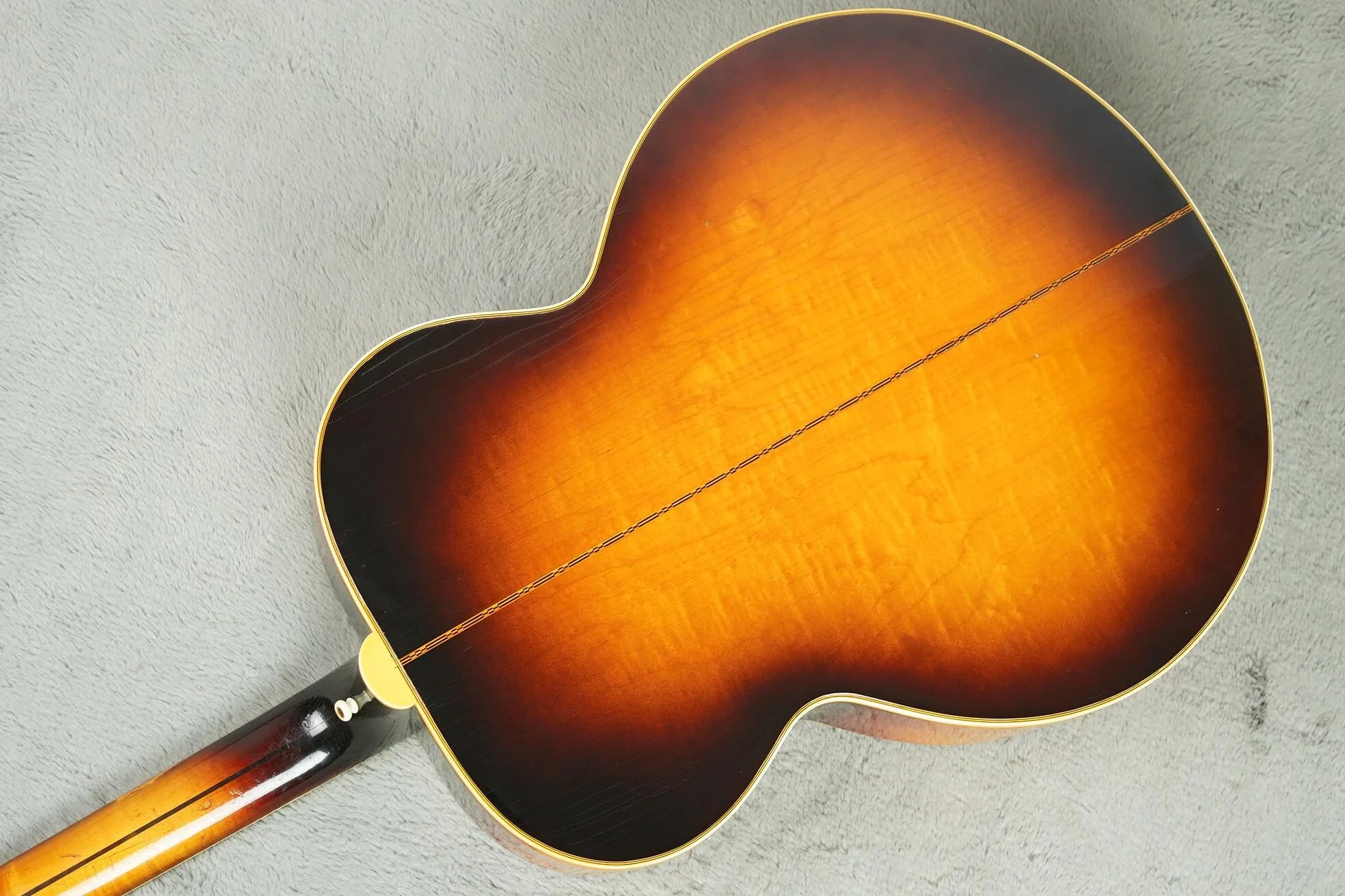 1955 Gibson J-200, Sunburst + OHSC - Image 12