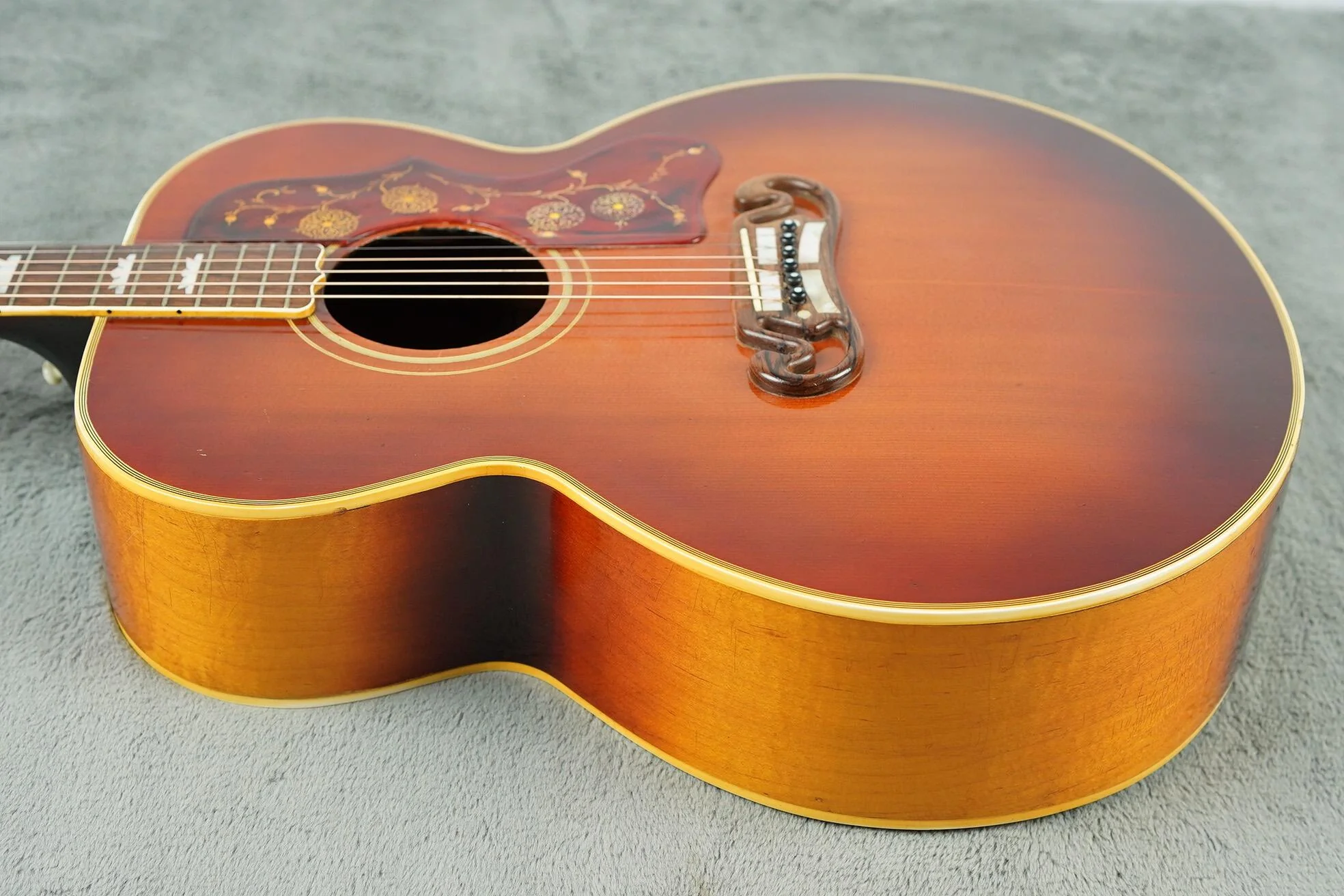 1955 Gibson J-200, Sunburst + OHSC - Image 13