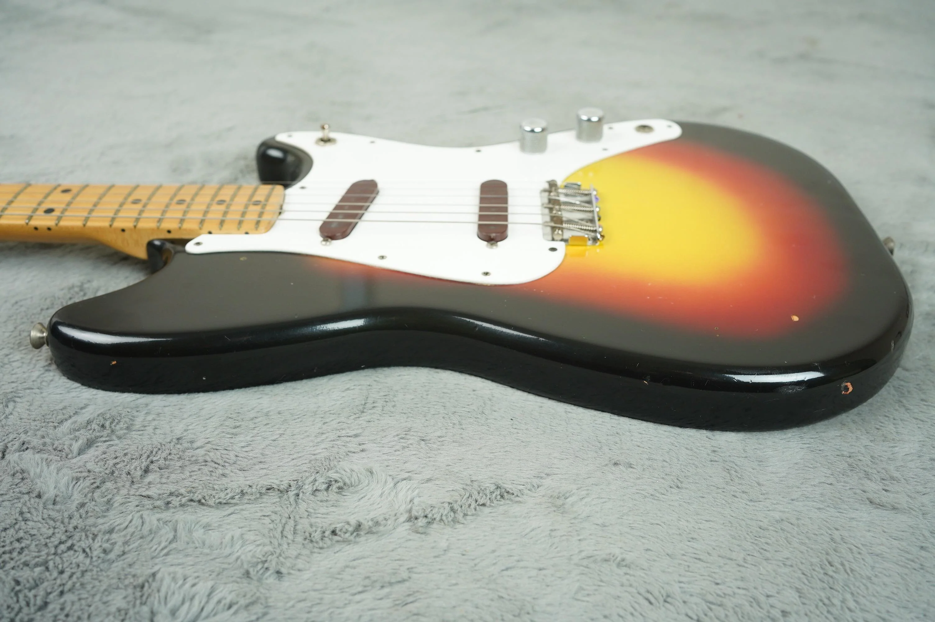 1958 Fender Duosonic, Sunburst + OHSC - Image 11