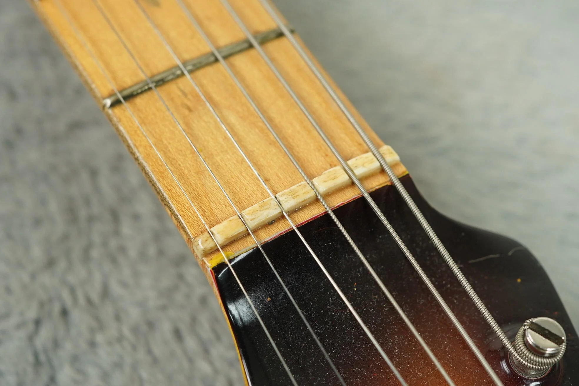 1958 Fender Duosonic, Sunburst + OHSC - Image 24