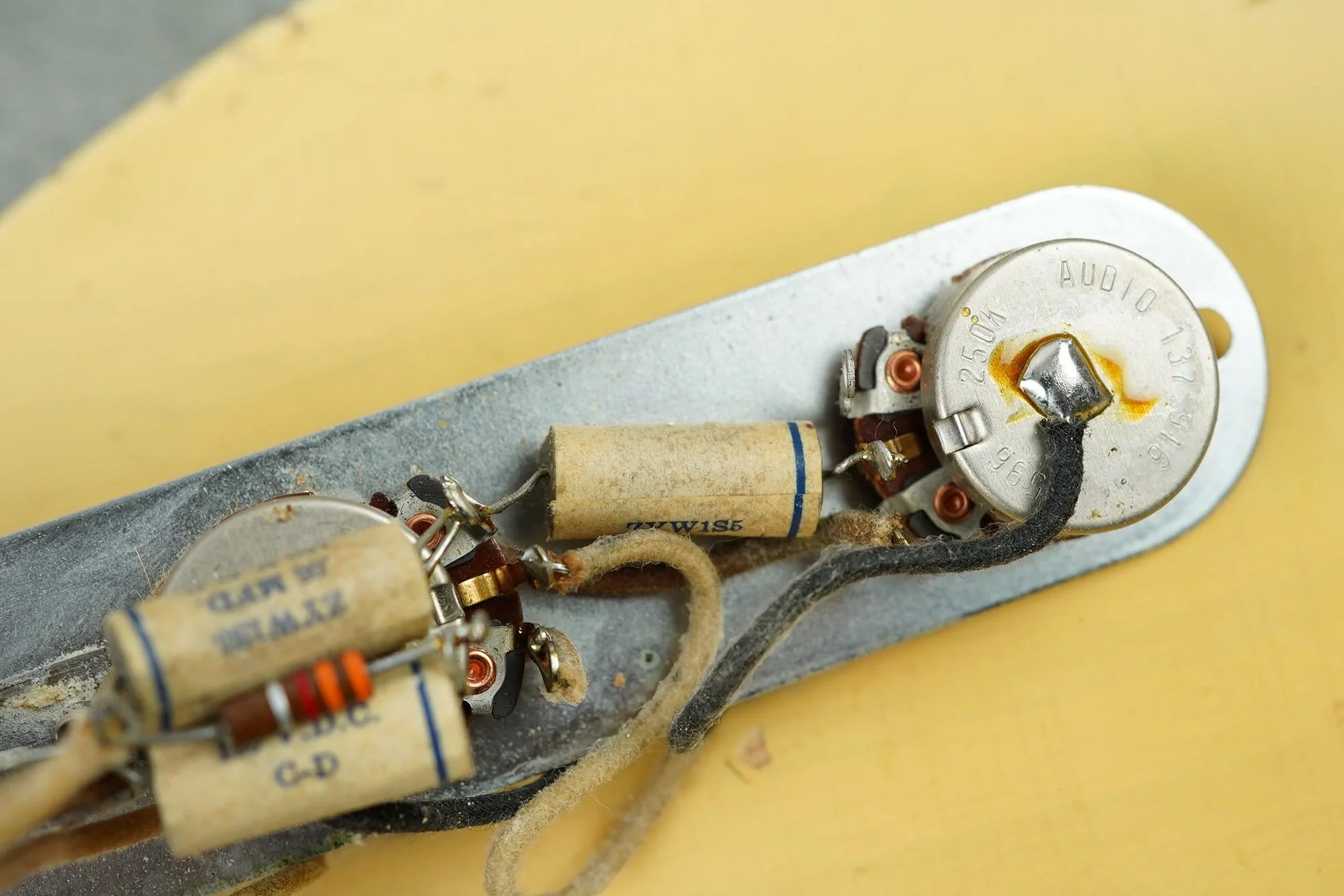 1959 Fender Esquire ex Bernie Marsden + OHSC + Candy - Image 42