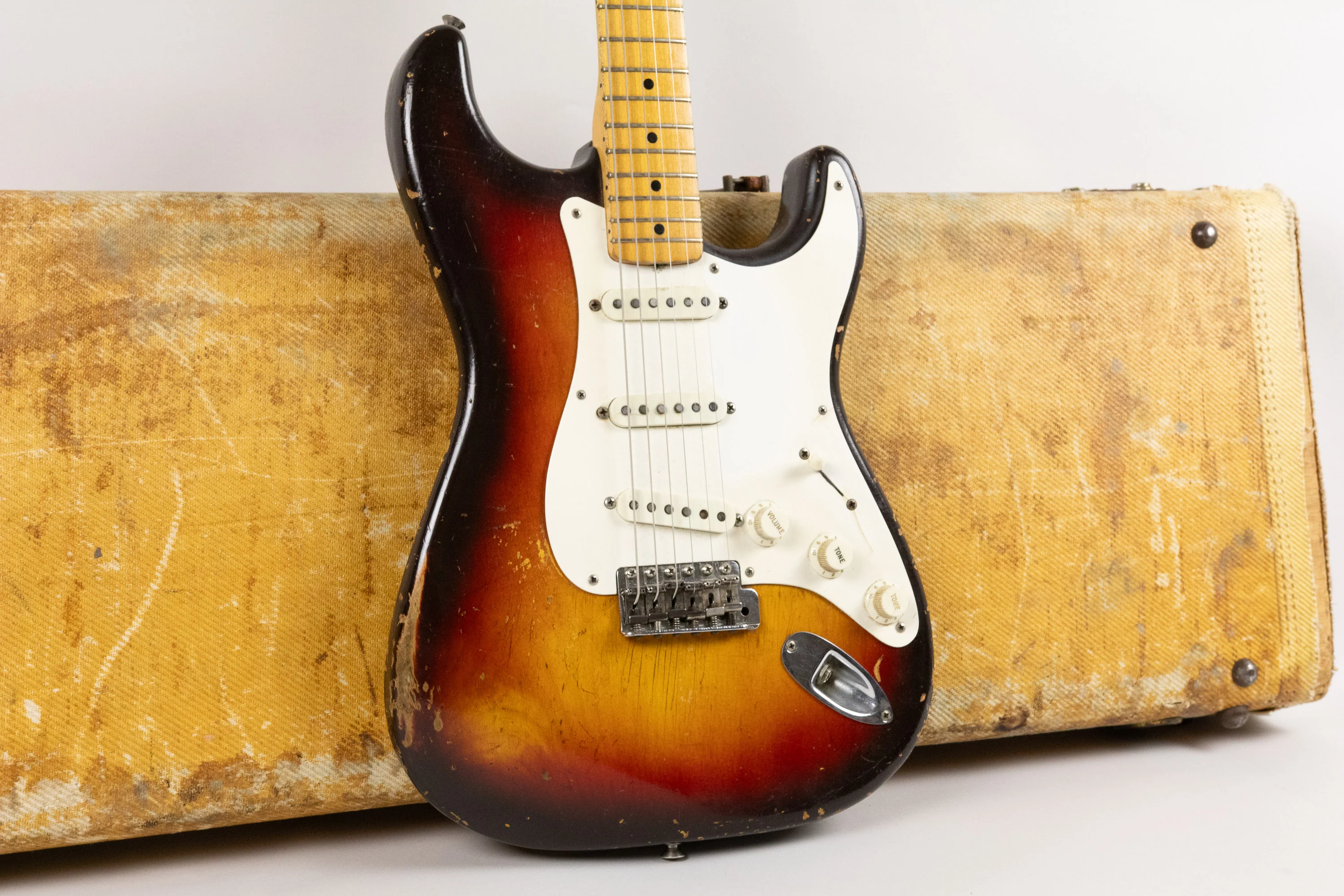 1959 Fender Stratocaster, Sunburst - Image 2