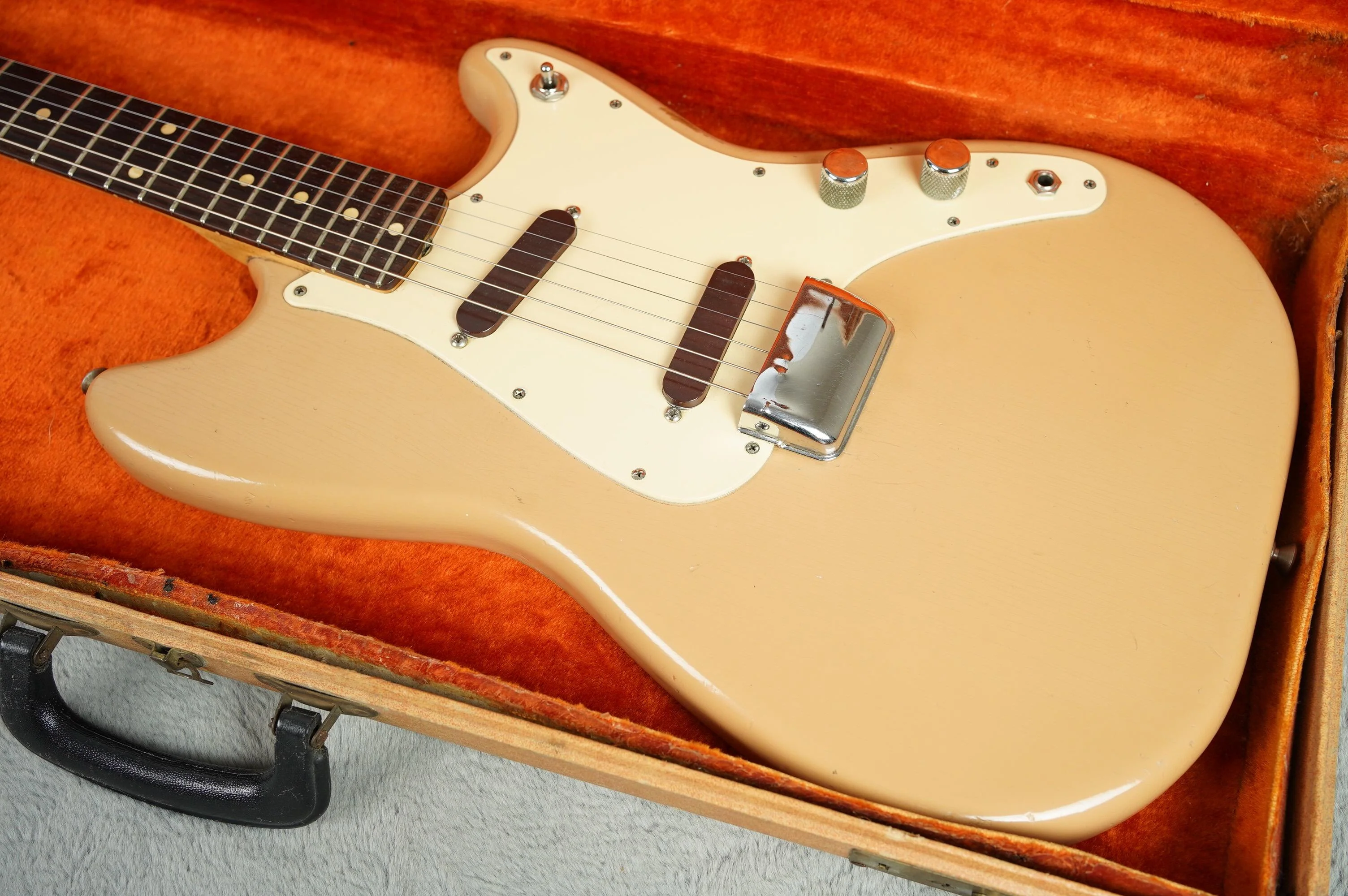 1960 Fender Duo-Sonic + OHSC - Image 4