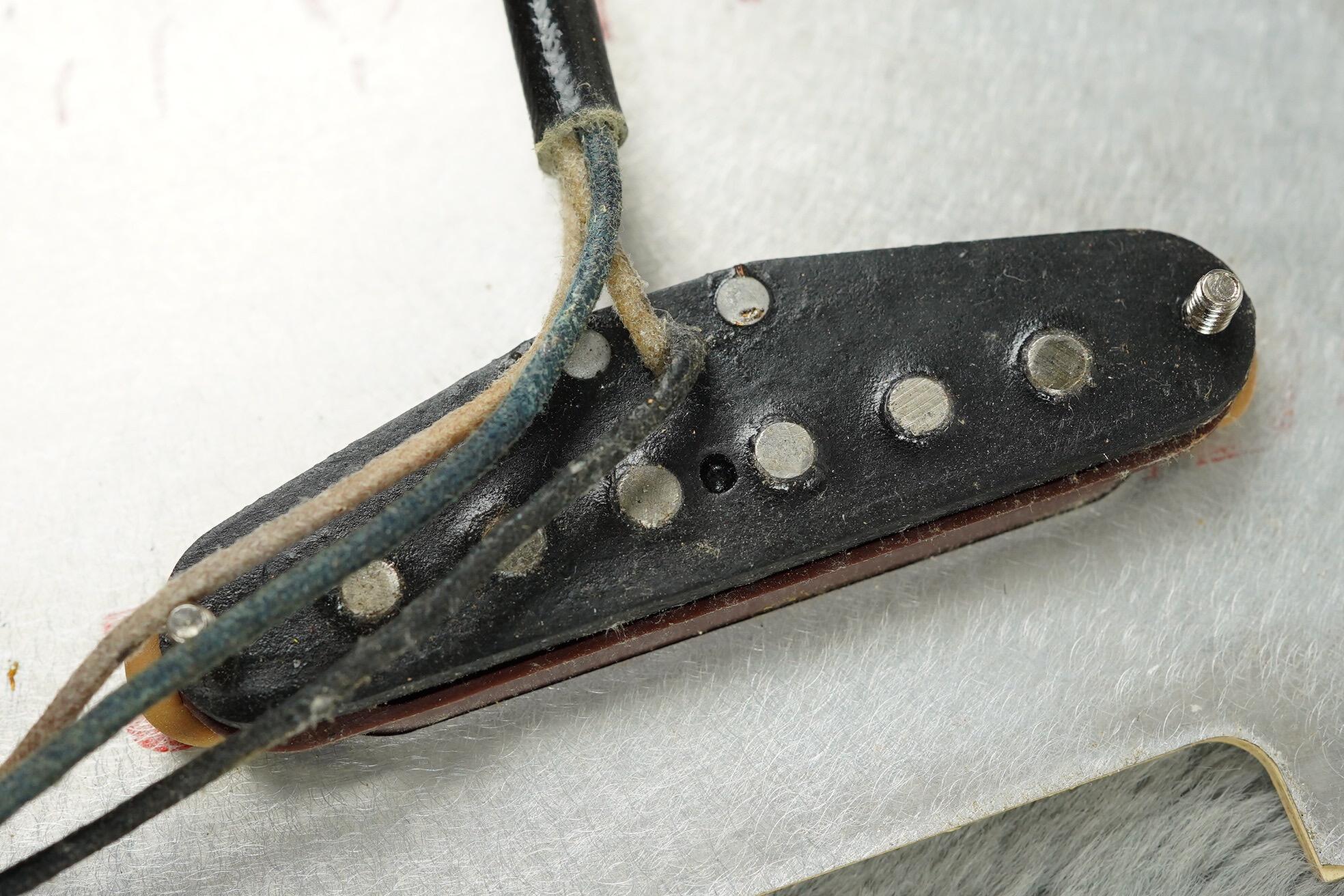 1960 Fender Duo-Sonic + OHSC - Image 48