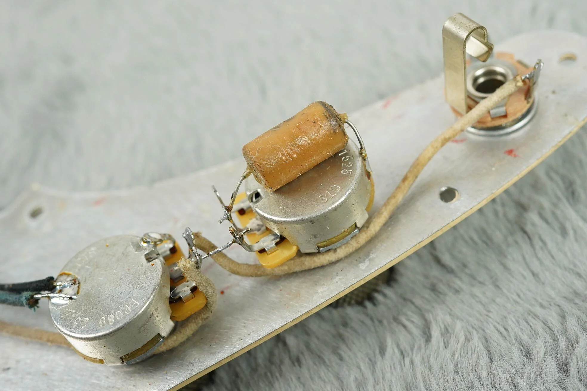 1960 Fender Duo-Sonic + OHSC - Image 51