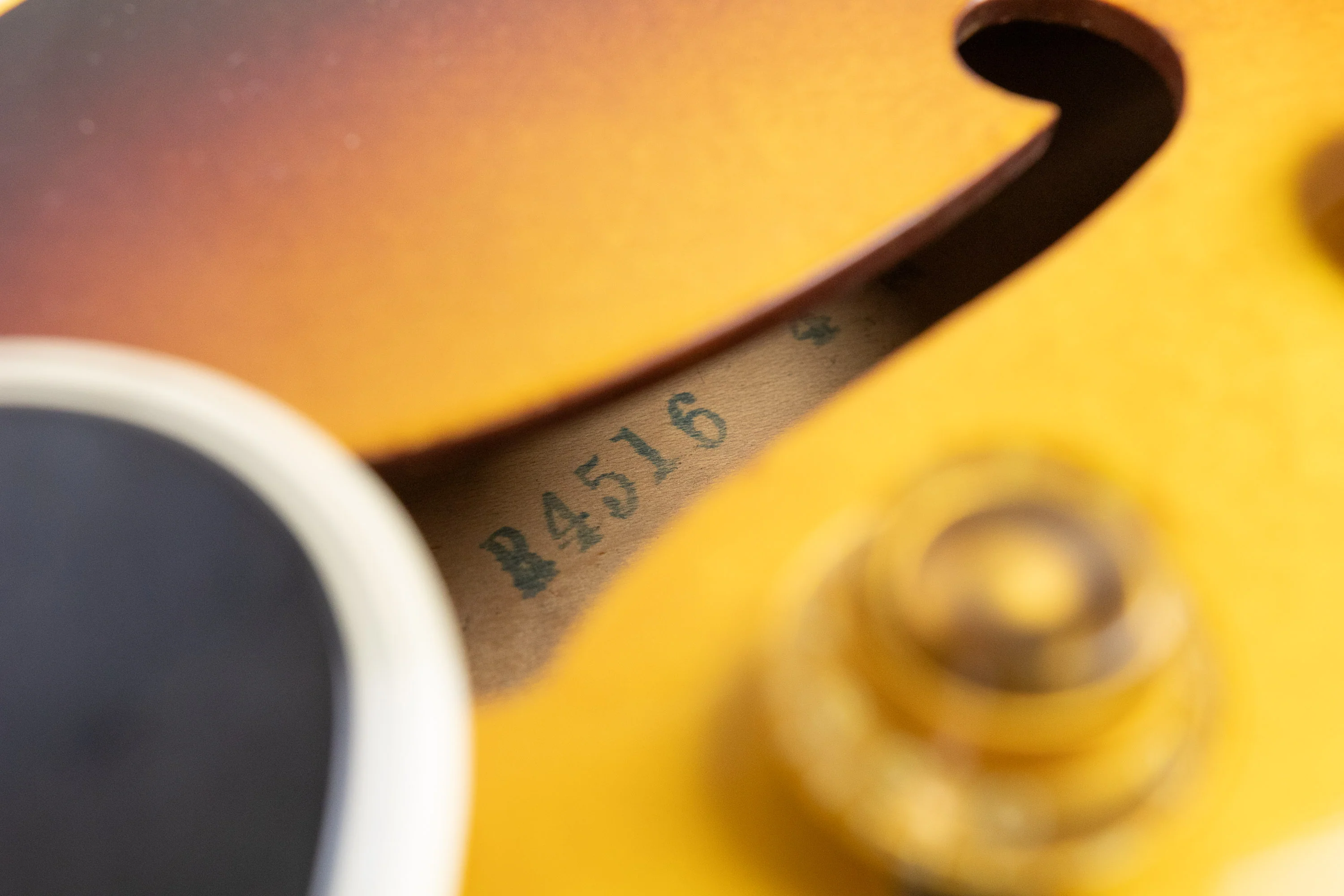 1960 Gibson EB-6, Sunburst ex-Tom Petersson (Cheap Trick) - Image 27