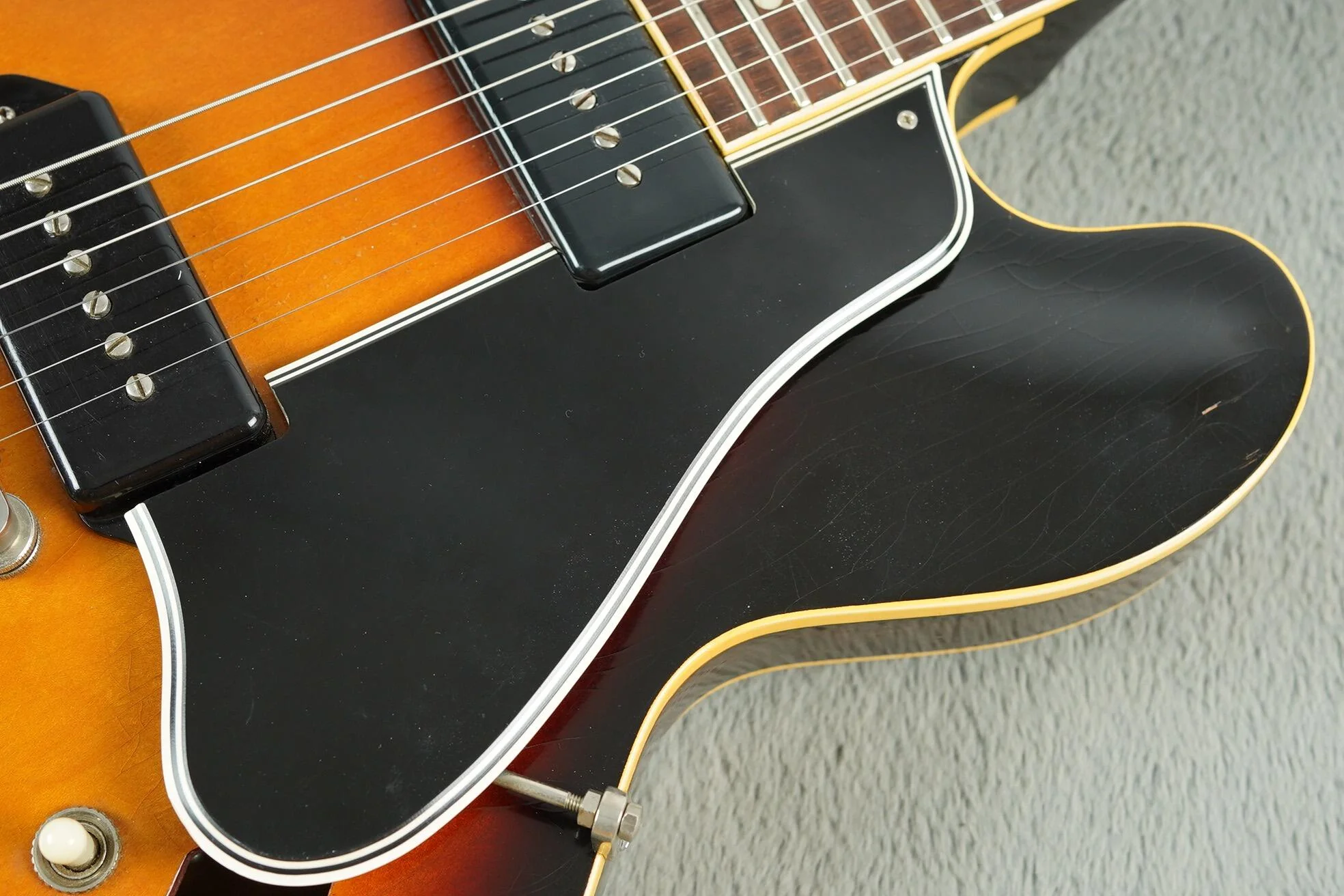 1962 Gibson ES-330 TD, Sunburst + HSC - Image 11