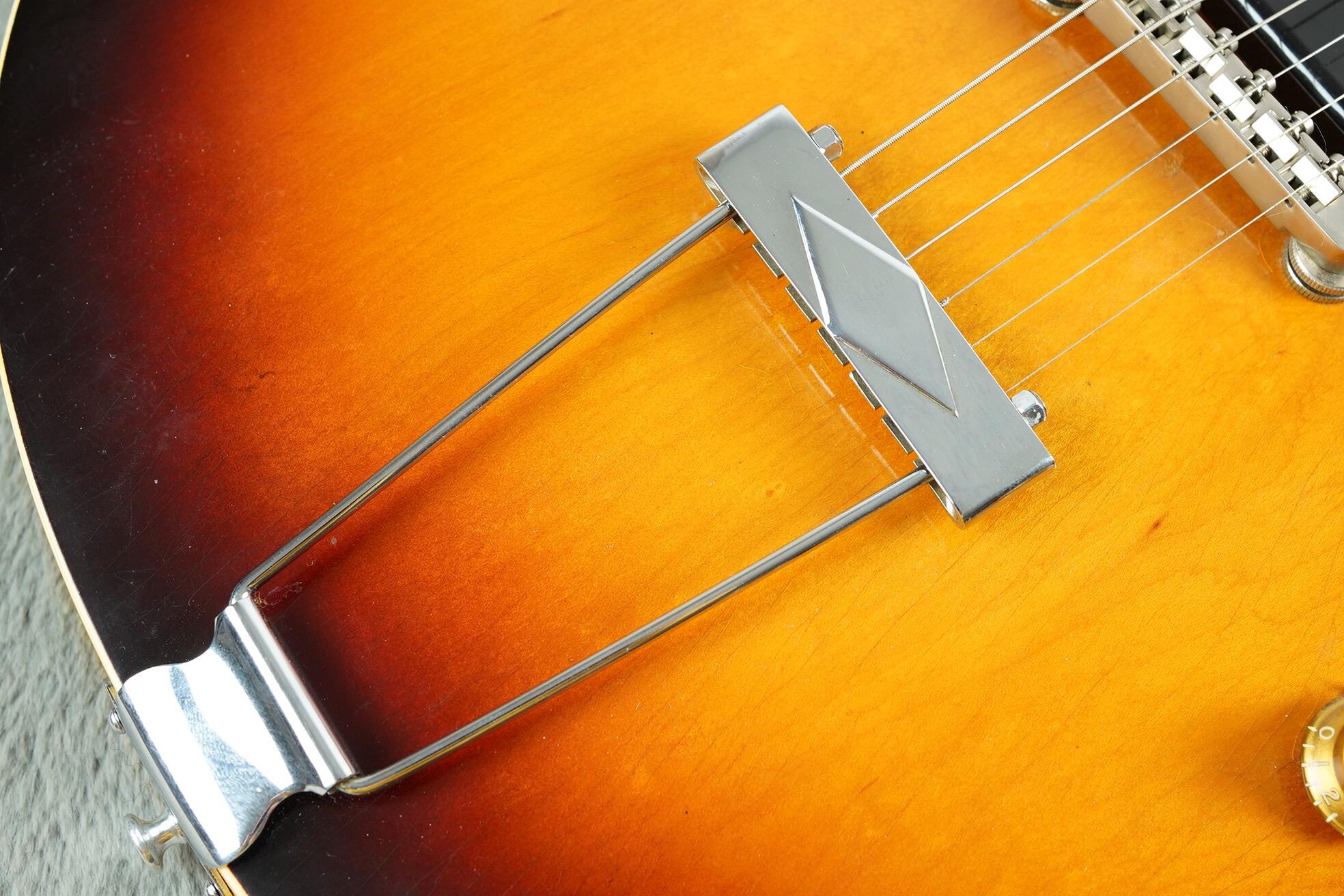 1962 Gibson ES-330 TD, Sunburst + HSC - Image 8
