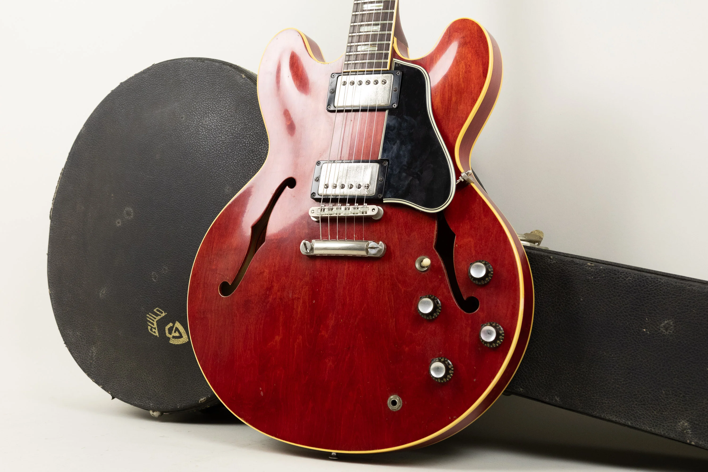 1962 Gibson ES-335TDC, Cherry Red - Image 2