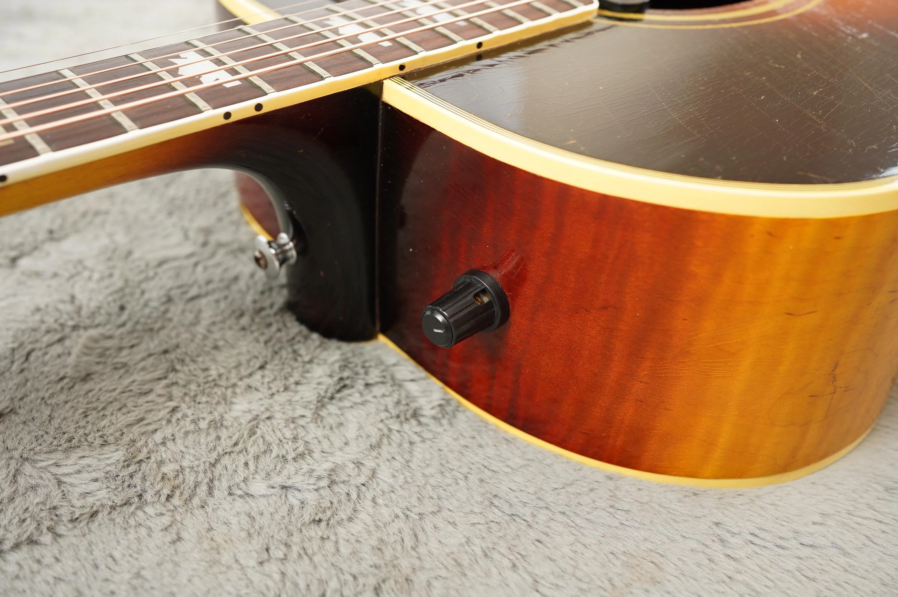 1963 Gibson J-200, Sunburst + HSC - Image 26