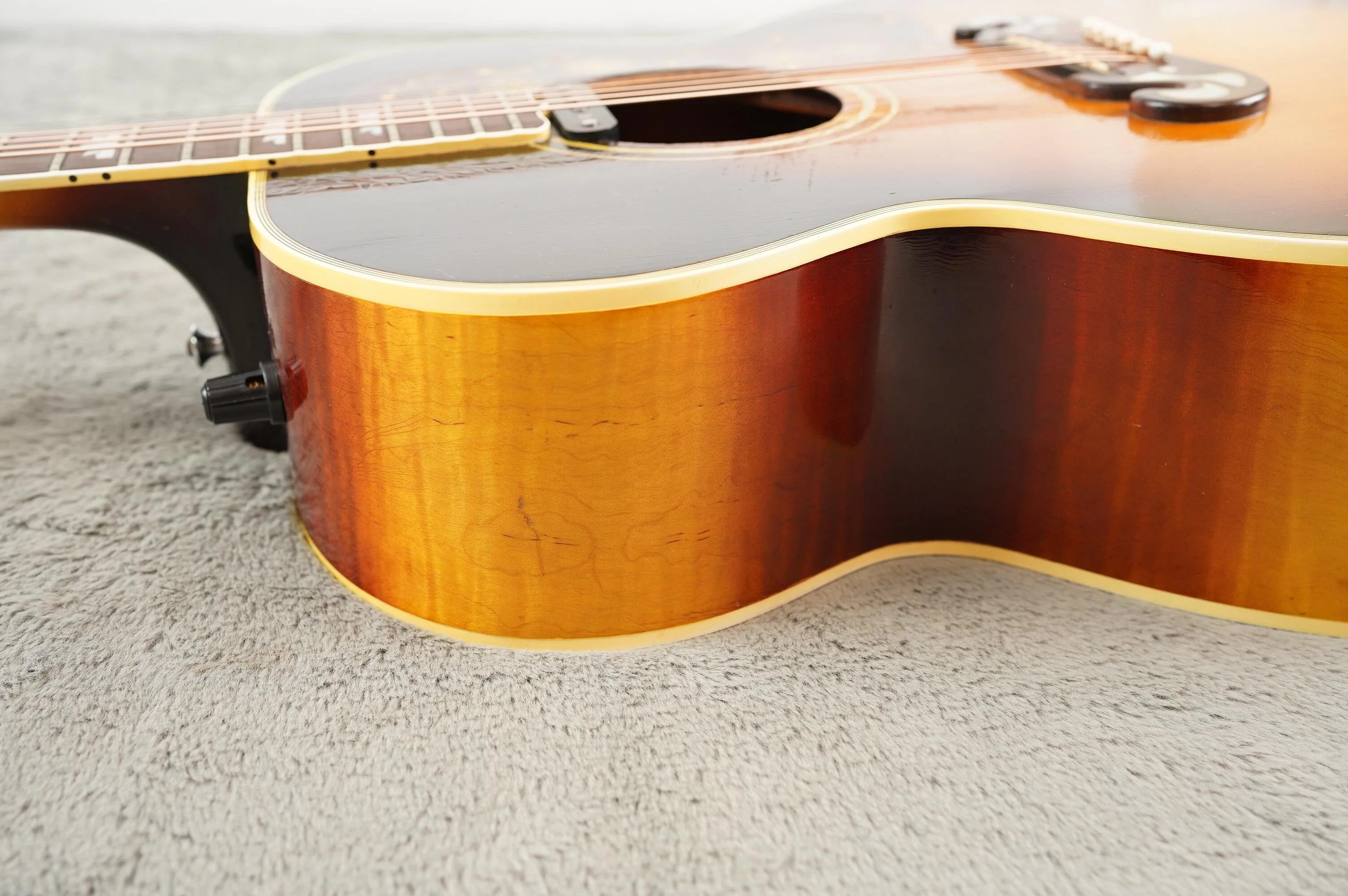 1963 Gibson J-200, Sunburst + HSC - Image 27