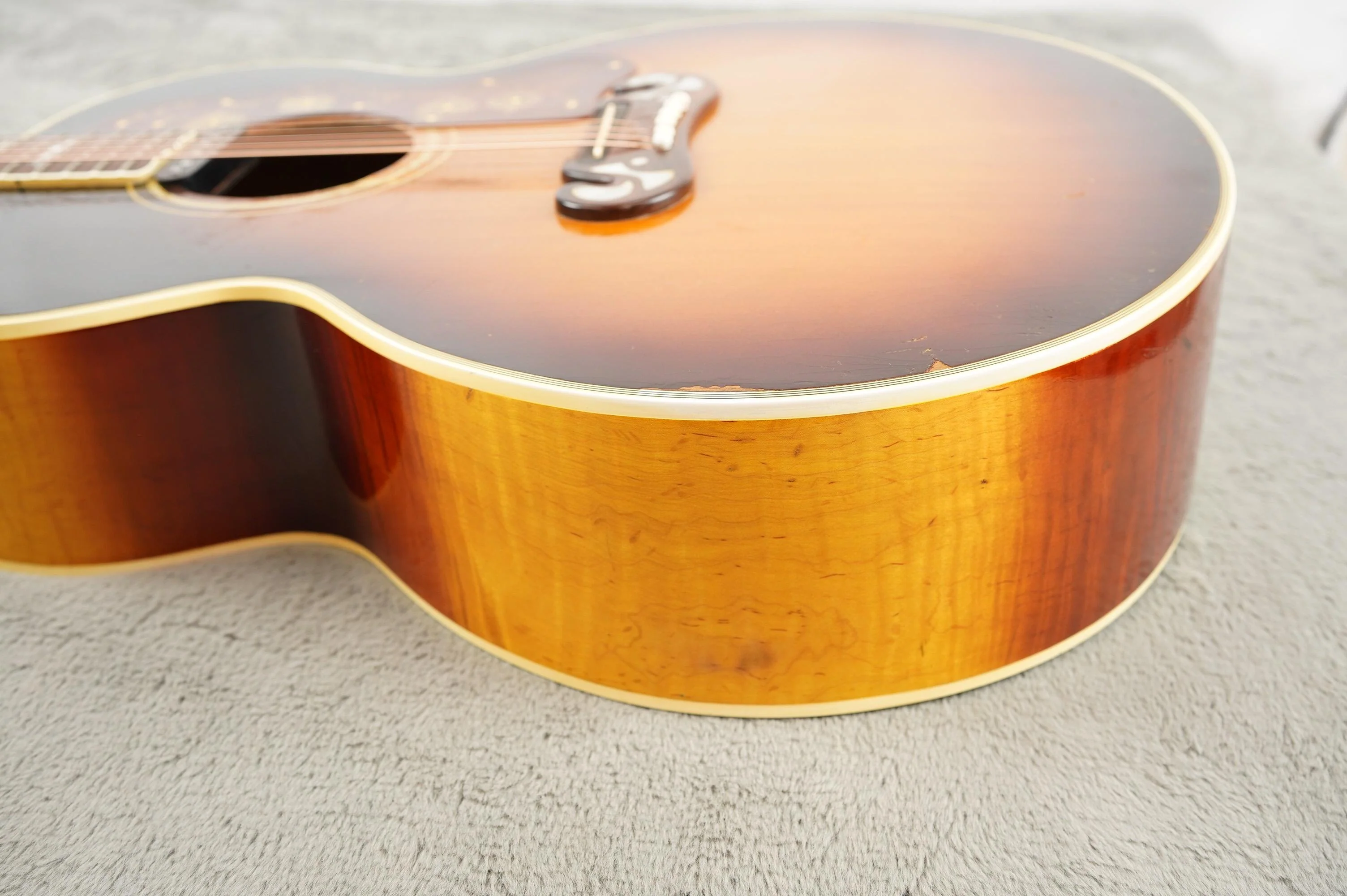 1963 Gibson J-200, Sunburst + HSC - Image 28