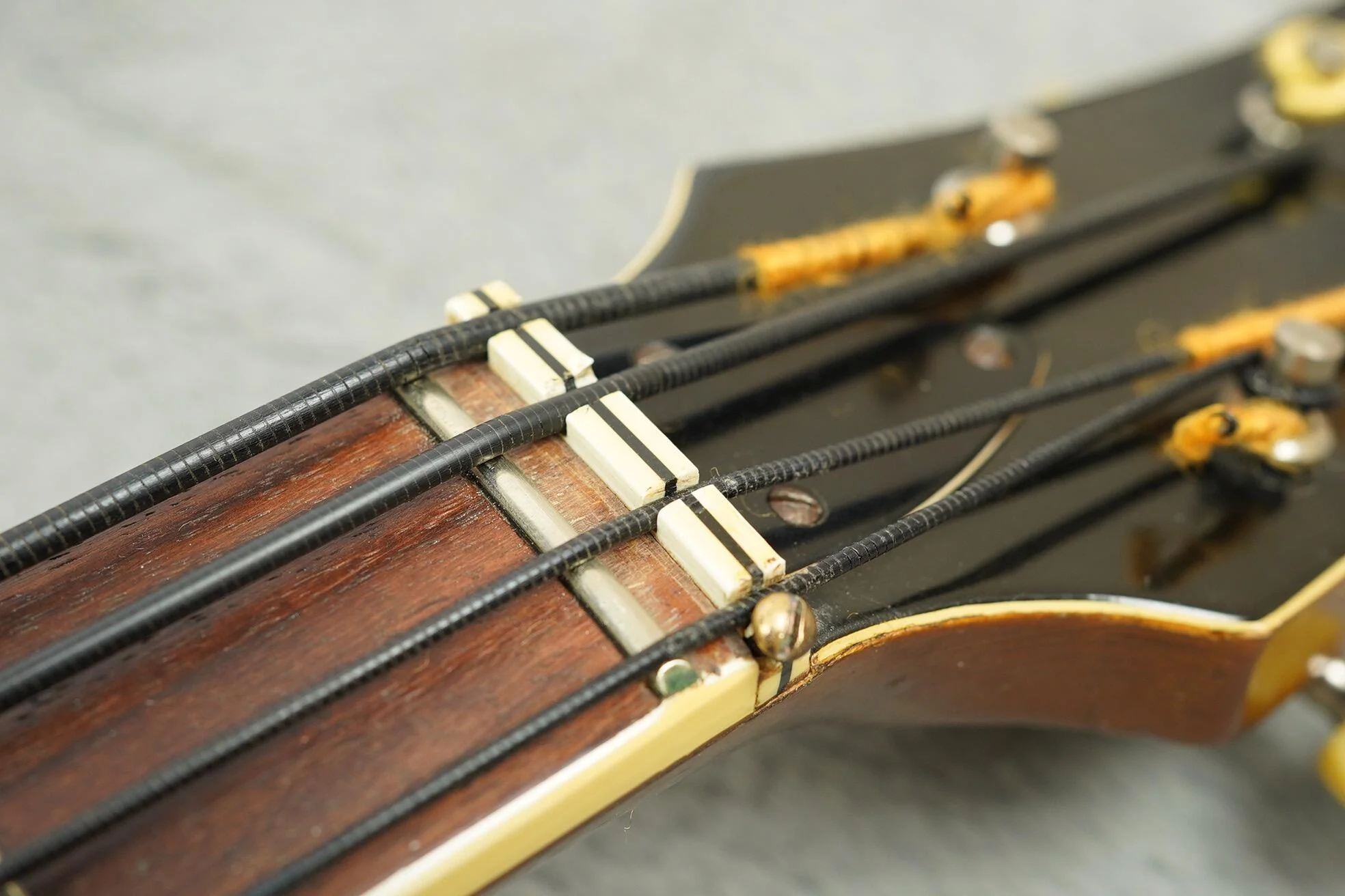 1963 Hofner Violin Bass - Image 24