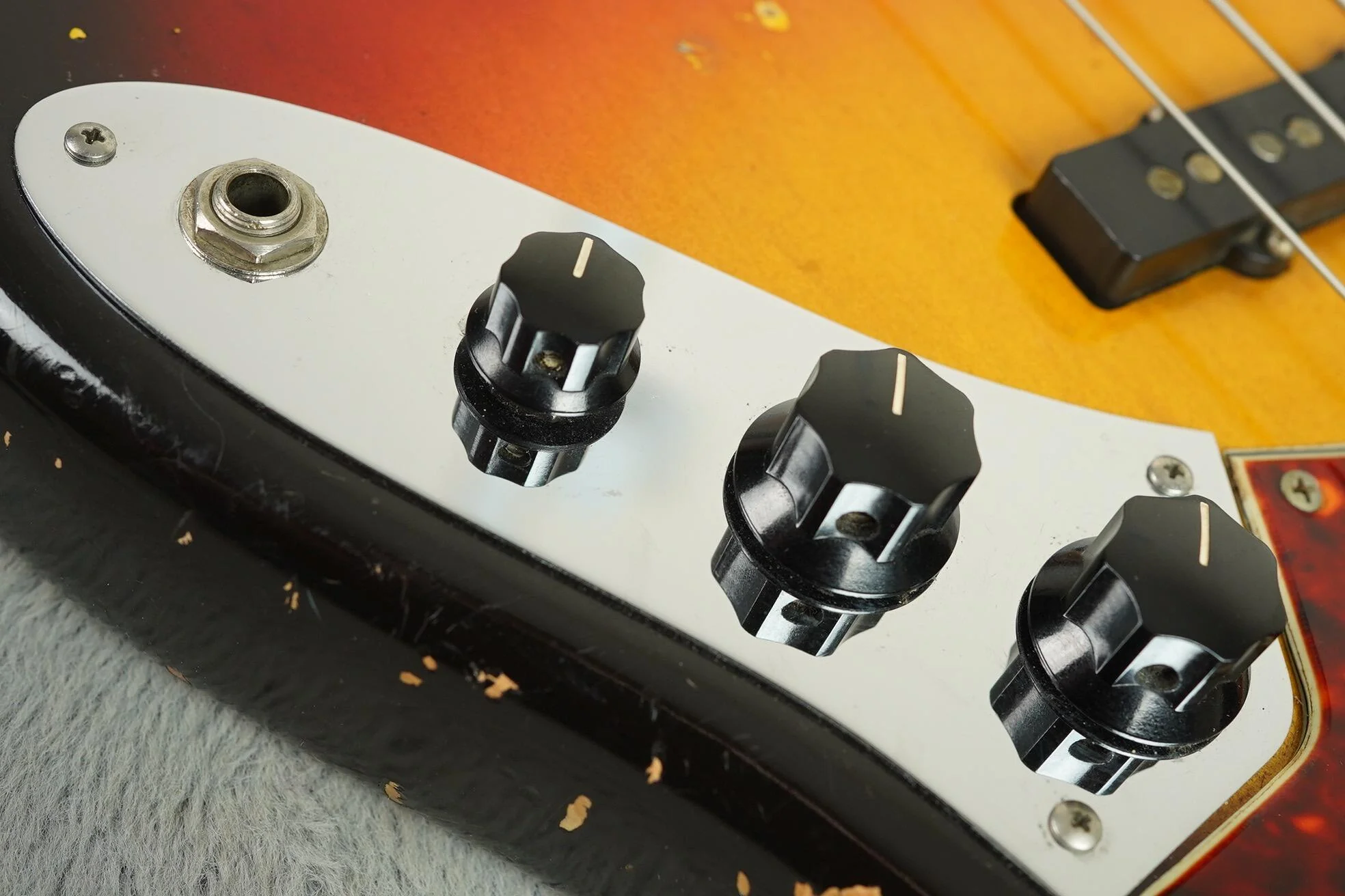 1964 Fender Jazz Bass Sunburst + OHSC - Image 34