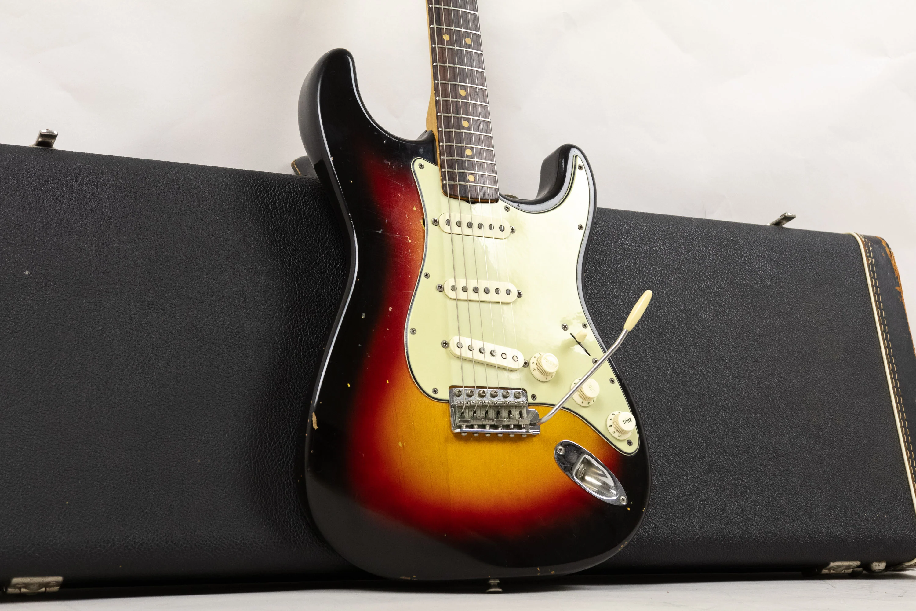 1964 Fender Stratocaster, Sunburst - Image 2