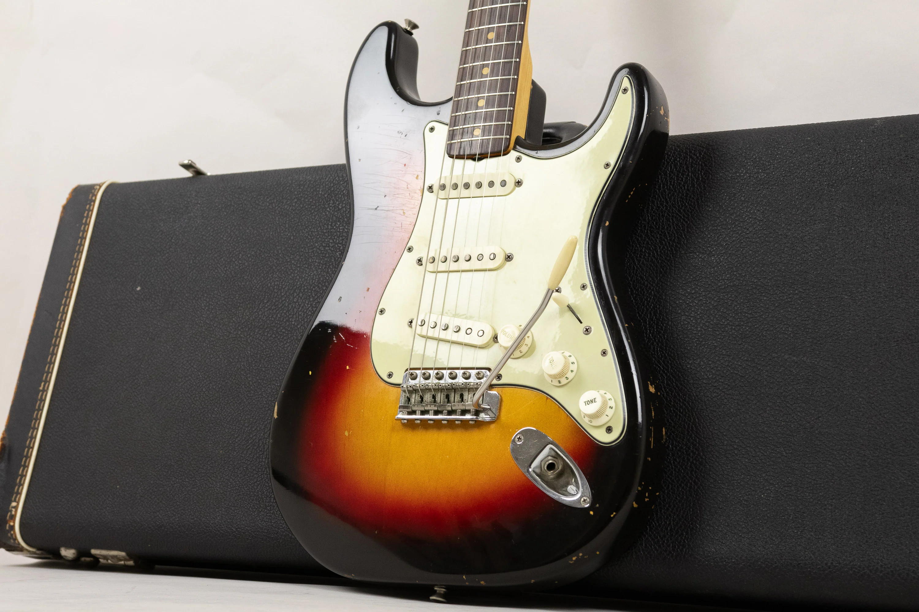 1964 Fender Stratocaster, Sunburst - Image 3