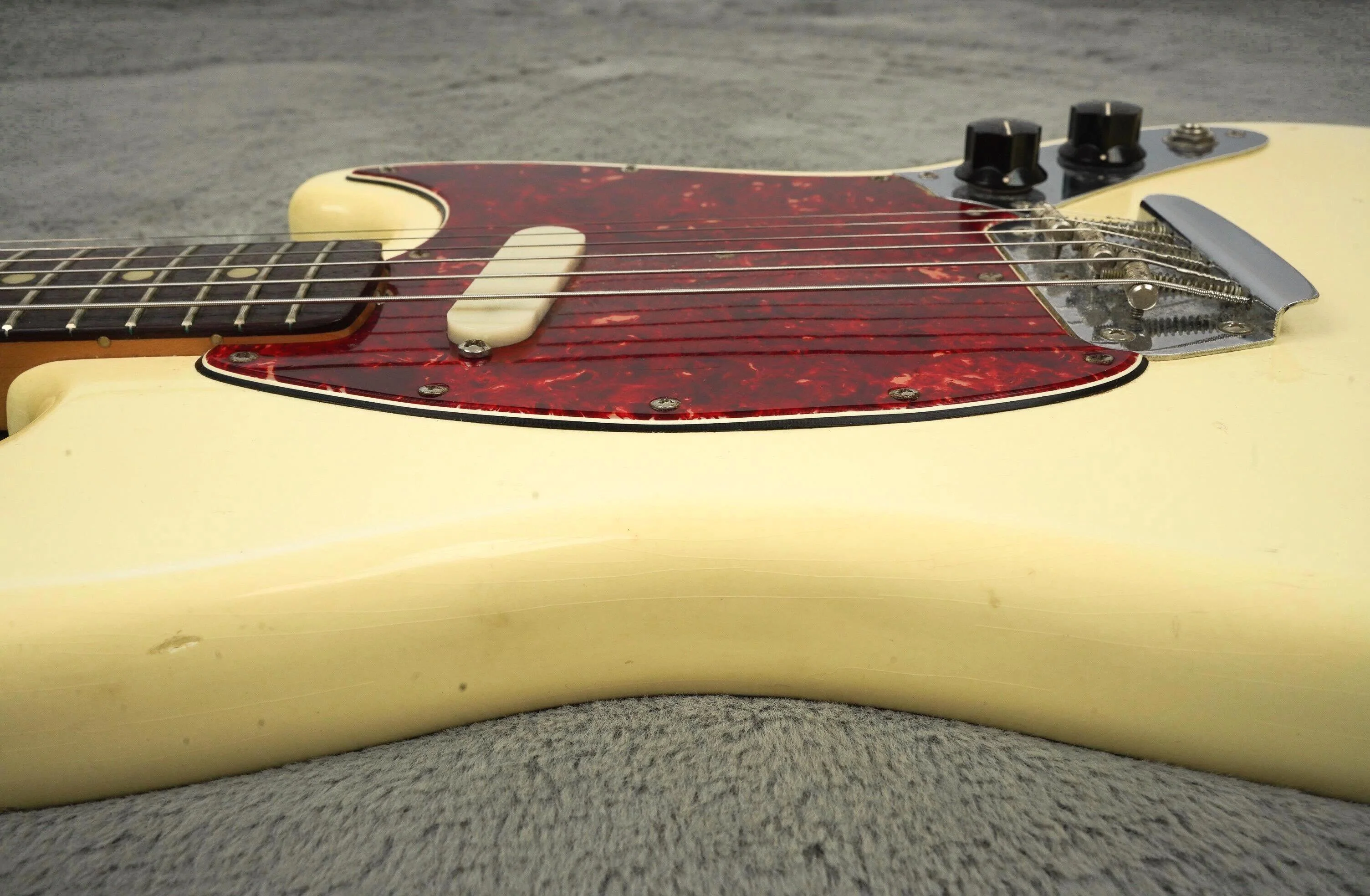 1965 Fender Musicmaster II, White + HSC - Image 10