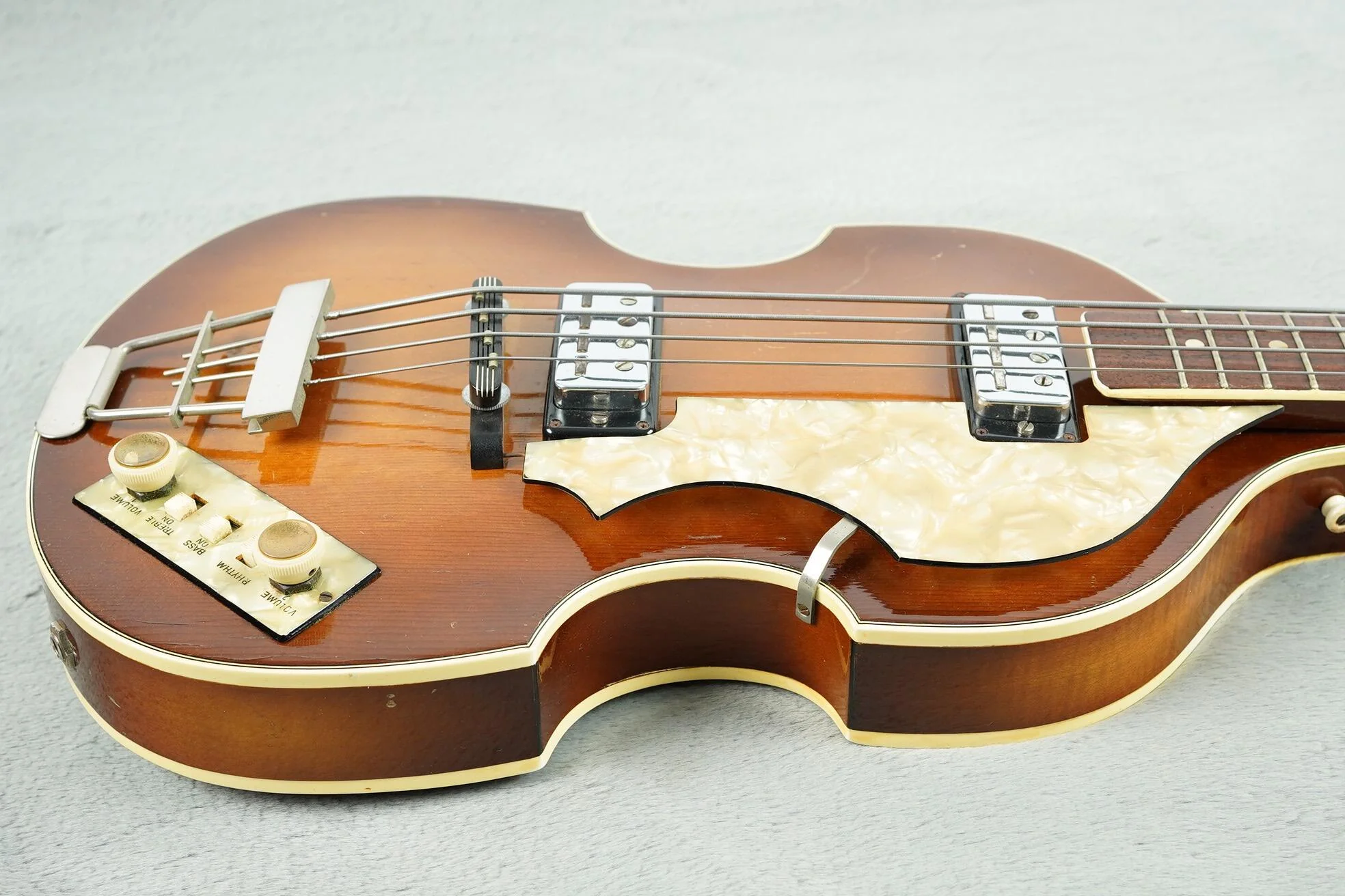 1966 Hofner Violin Bass + OHSC - Image 11