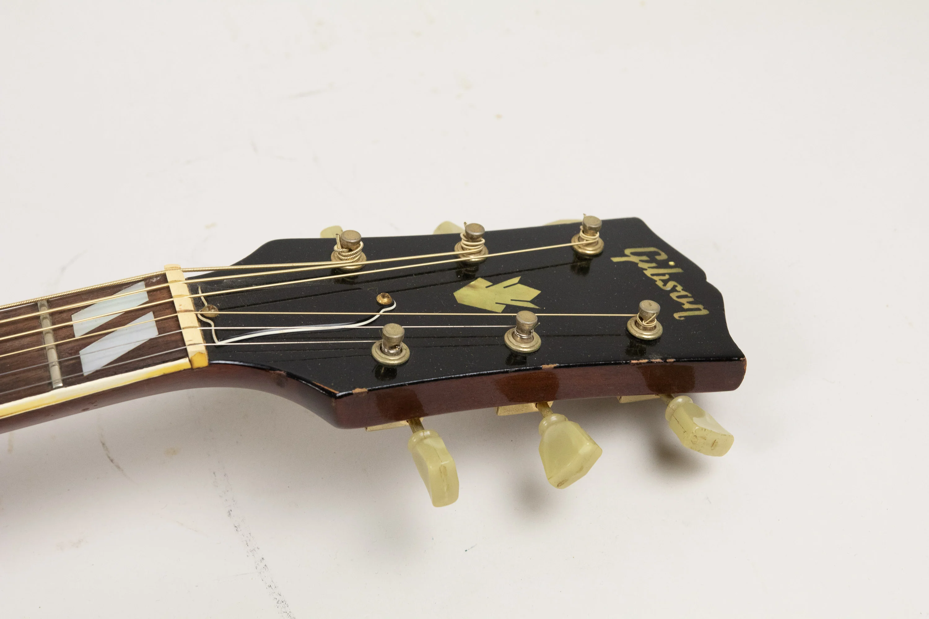 1968 Gibson Hummingbird, Sunburst - Image 24
