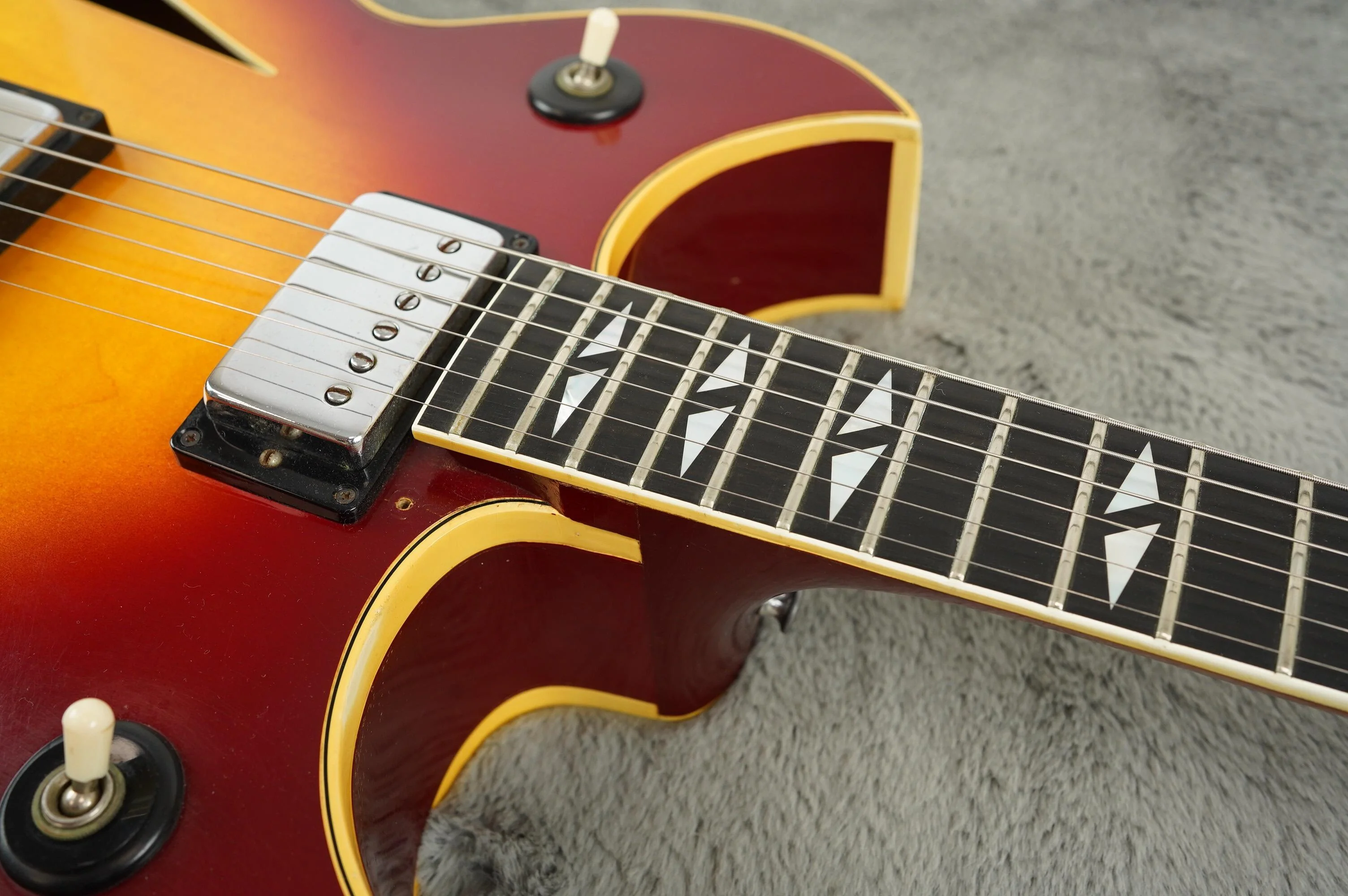 1968 Gibson Trini Lopez Custom Deluxe, Sunburst + OHSC - Image 13