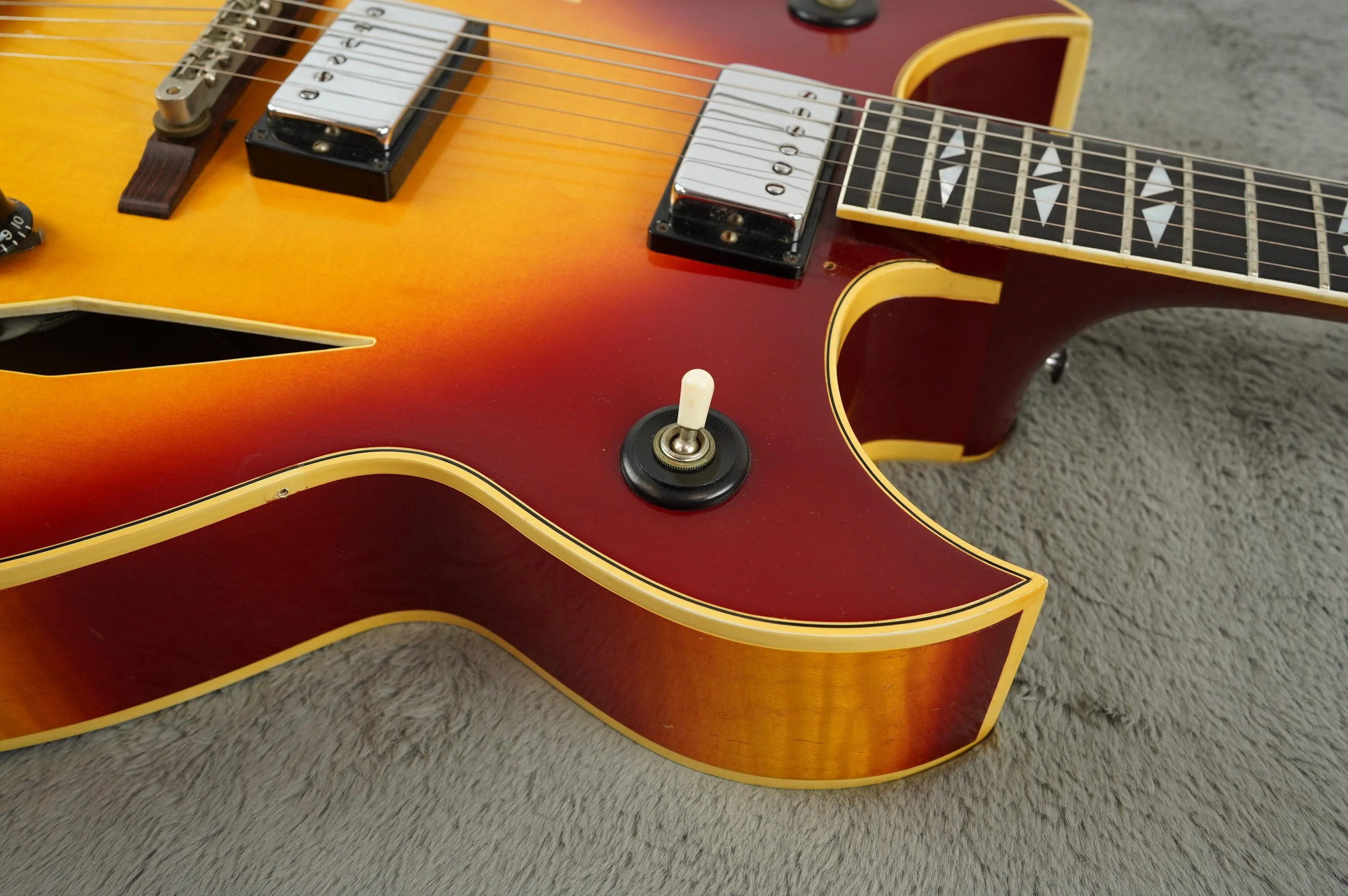 1968 Gibson Trini Lopez Custom Deluxe, Sunburst + OHSC - Image 9