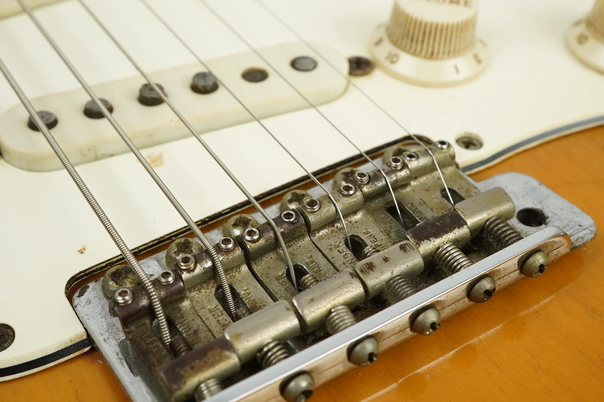 1969 Fender Stratocaster, Sunburst - Image 20