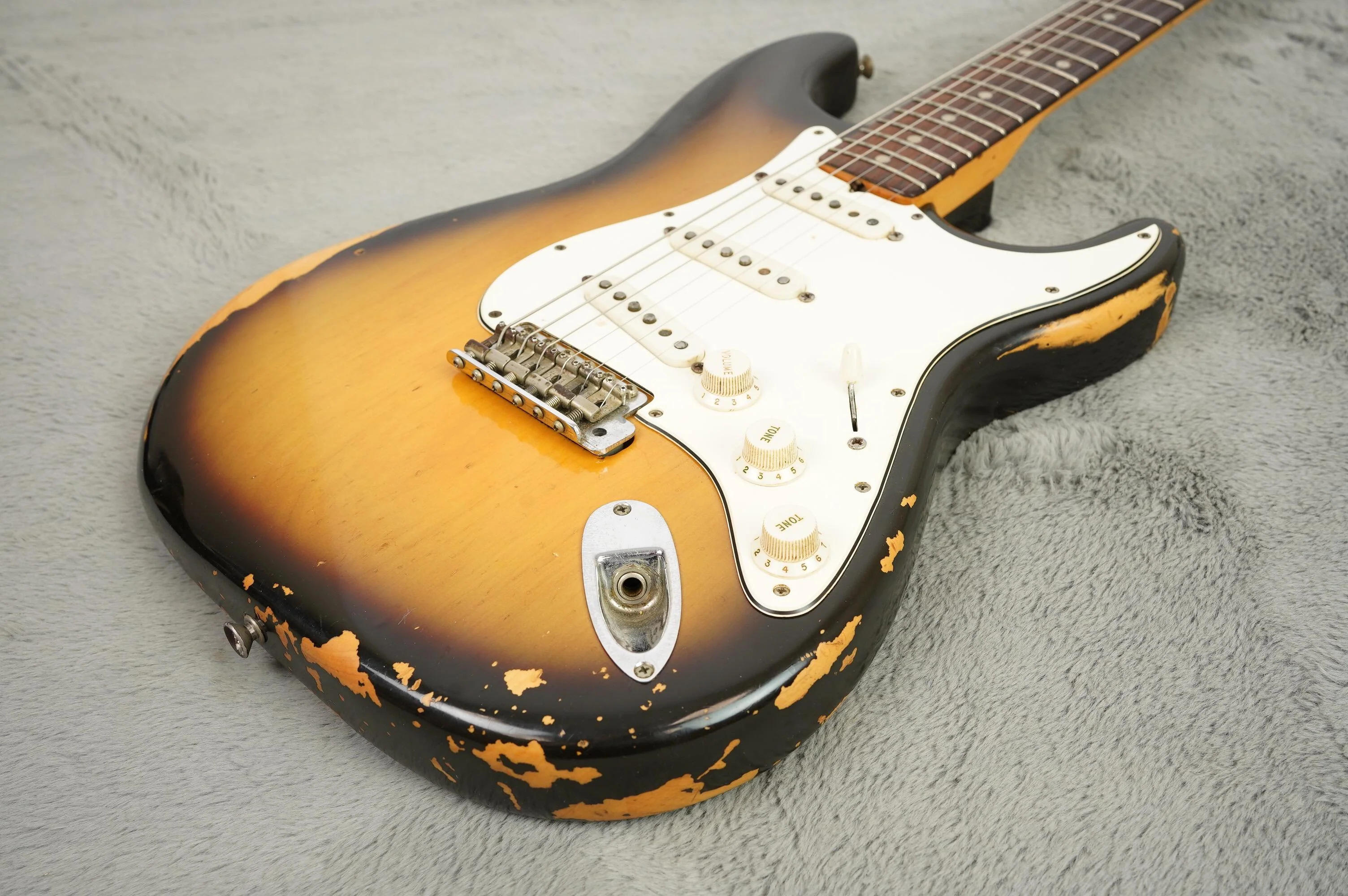 1969 Fender Stratocaster, Sunburst - Image 8