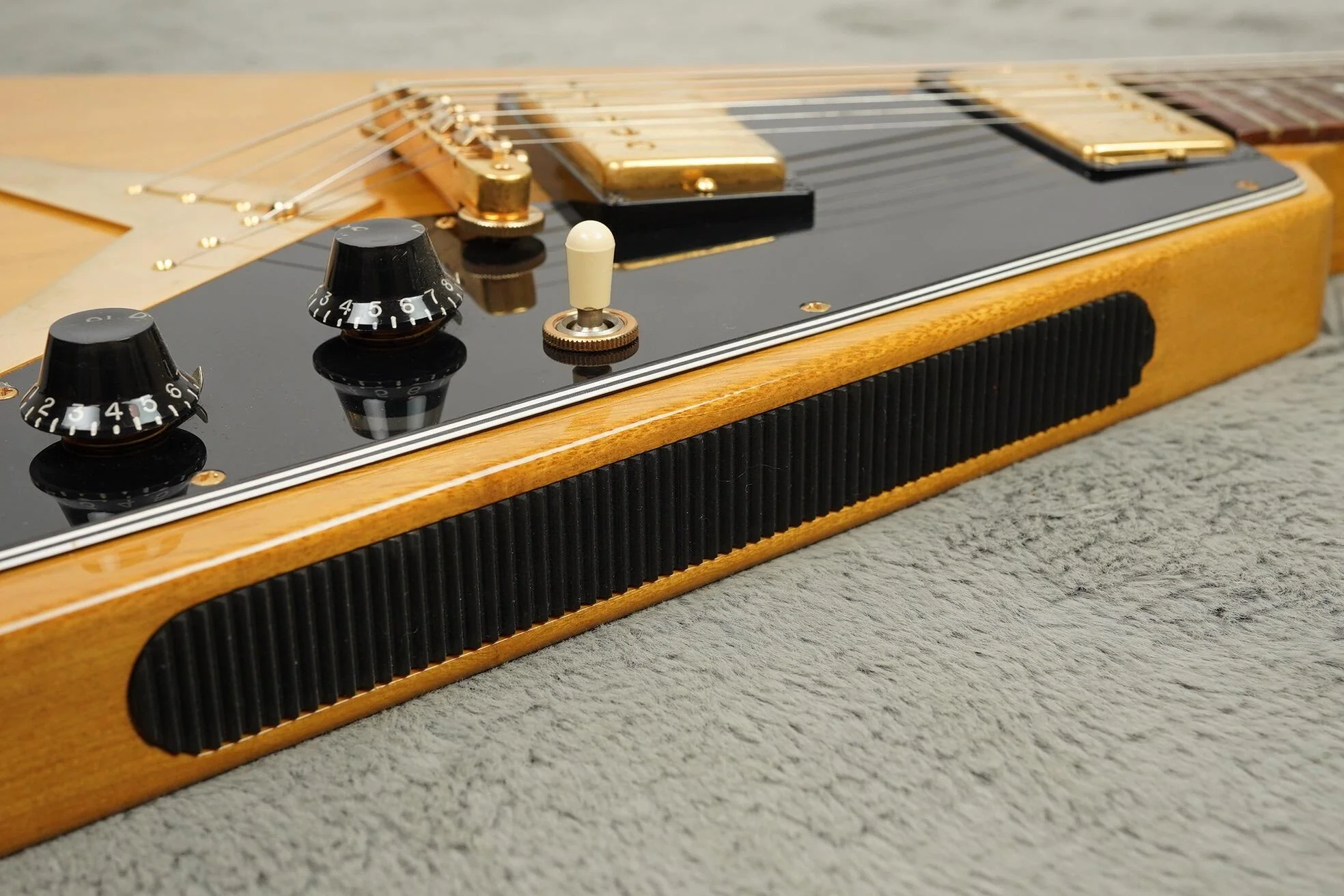 1983 Gibson Flying V Heritage Reissue, Korina + OHSC - Image 22