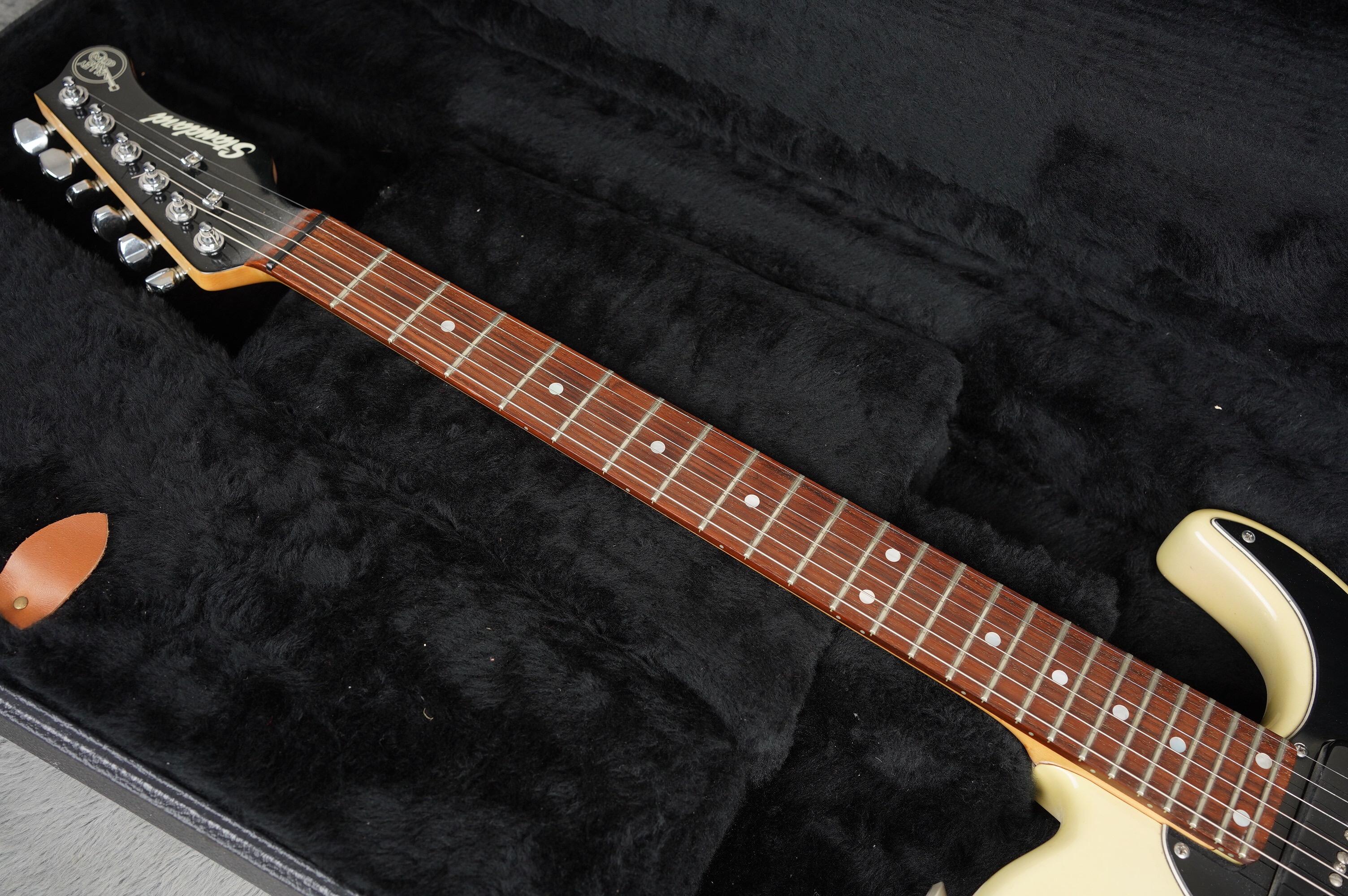 1992 Valley Arts Larry Carlton (signed) Standard Pro + OHSC - Image 4