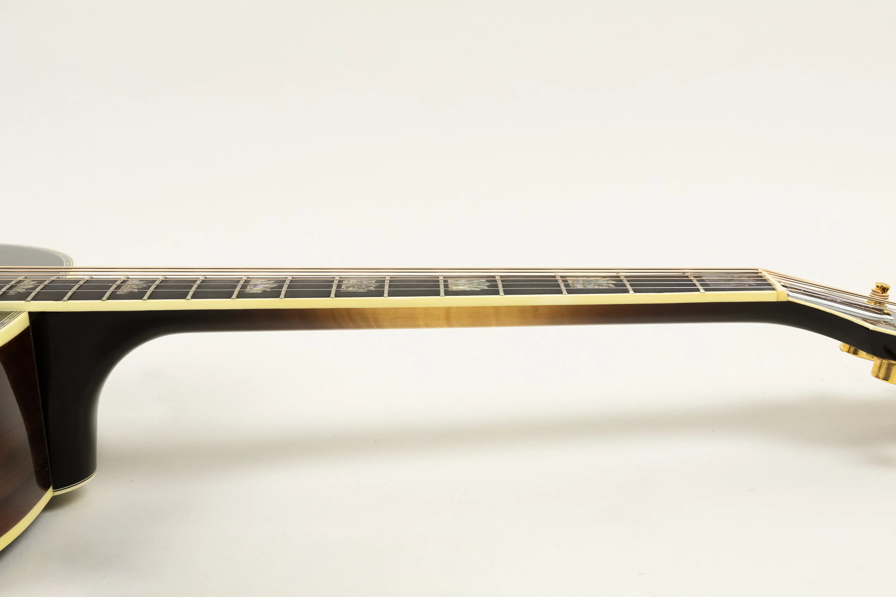2010 Gibson Custom SJ-200 Custom, Rosewood, Sunburst - Image 12